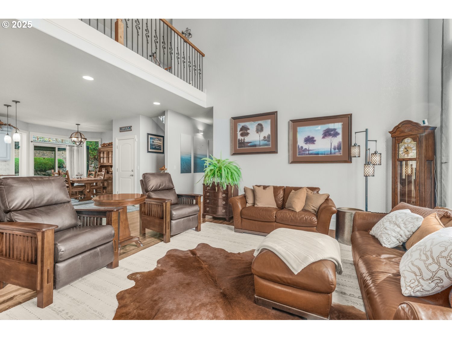 3561 Z Street Washougal, WA 98671 - Photo 9 of 41 a living room with furniture