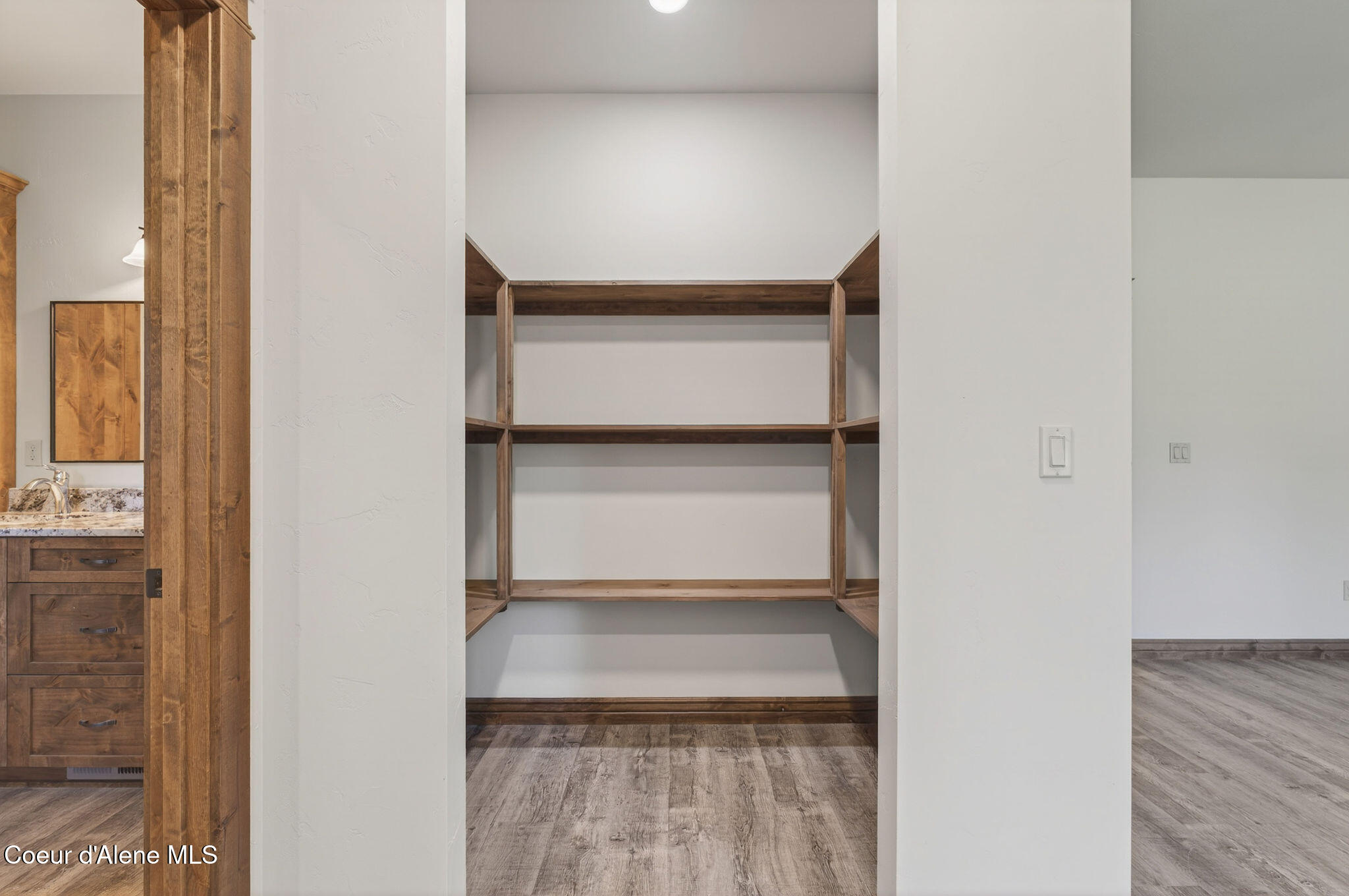 273 Paradise Valley Road Bonners Ferry, ID 83805 - Photo 21 of 45 His and her closets