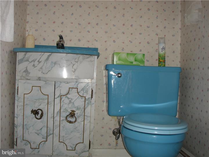 2705 East Country Club Road Philadelphia, PA 19131 - Photo 5 of 19 Bathroom