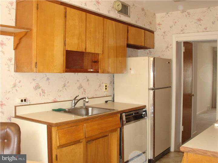 2705 East Country Club Road Philadelphia, PA 19131 - Photo 8 of 19 Kitchen