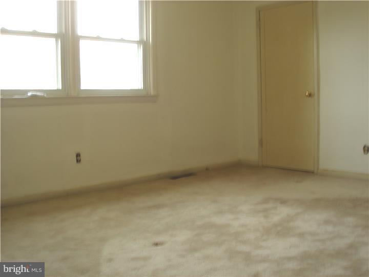 2705 East Country Club Road Philadelphia, PA 19131 - Photo 9 of 19 Bedroom - Main
