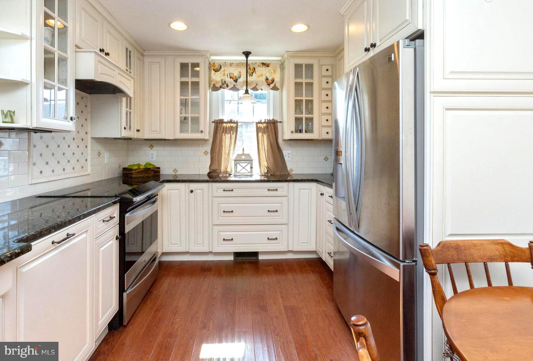 237 Carvel Road Pasadena, MD 21122 - Photo 21 of 44 Stainless Appliances . Granite Counters