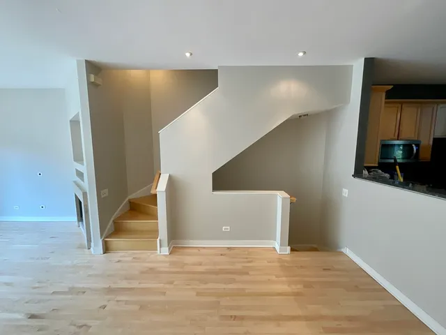 $750,000 | 1221 West Cottage Place, Chicago, IL 60607