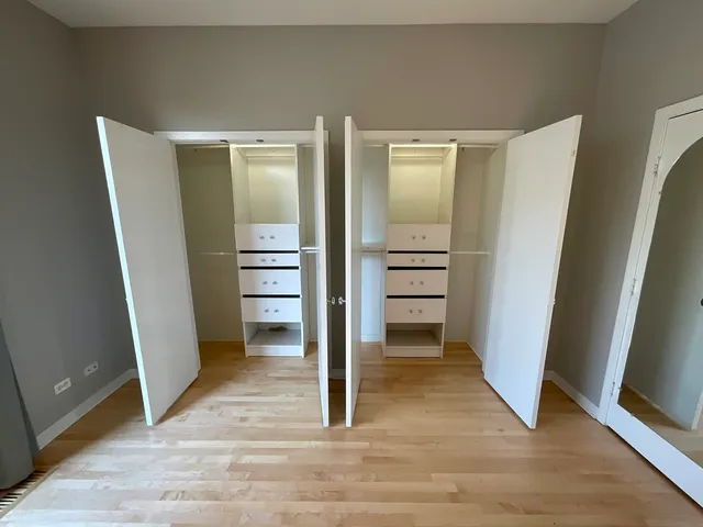 $750,000 | 1221 West Cottage Place, Chicago, IL 60607