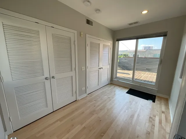 $750,000 | 1221 West Cottage Place, Chicago, IL 60607