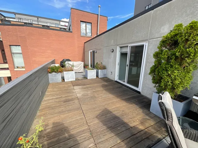 $750,000 | 1221 West Cottage Place, Chicago, IL 60607