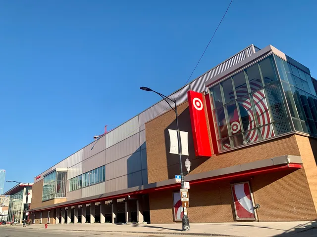 $750,000 | 1221 West Cottage Place, Chicago, IL 60607