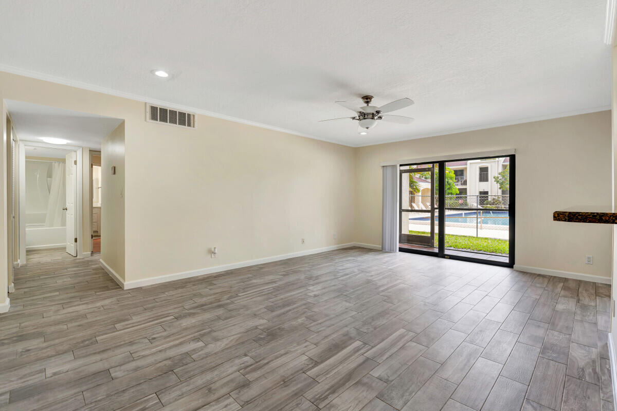 150 Pineview Road, Unit F3 Jupiter, FL 33469 - Photo 3 of 12 _MLP3072jpg