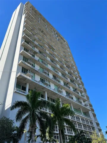 $3,350 | 690 Southwest 1st Court, Unit 1506, Miami, FL 33130