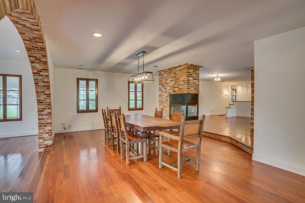 13501 Query Mill Road North Potomac, MD 20878 - Photo 11 of 42