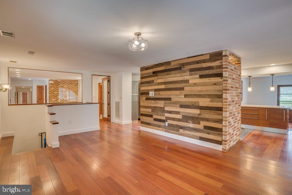 13501 Query Mill Road North Potomac, MD 20878 - Photo 15 of 42