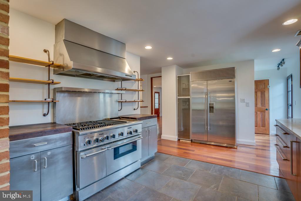 13501 Query Mill Road North Potomac, MD 20878 - Photo 18 of 42