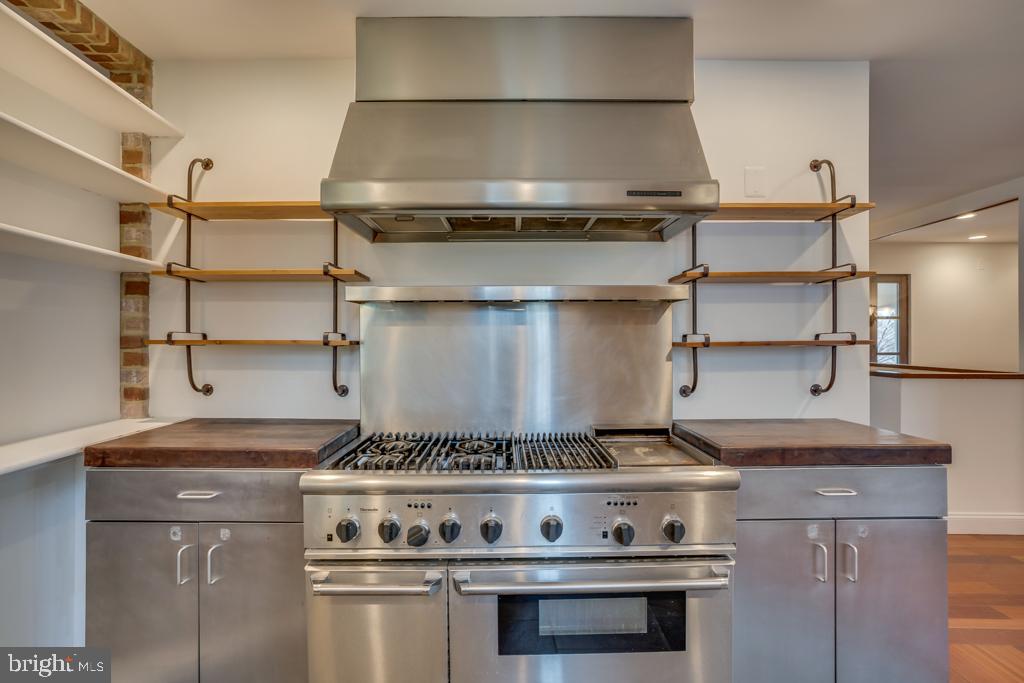 13501 Query Mill Road North Potomac, MD 20878 - Photo 19 of 42