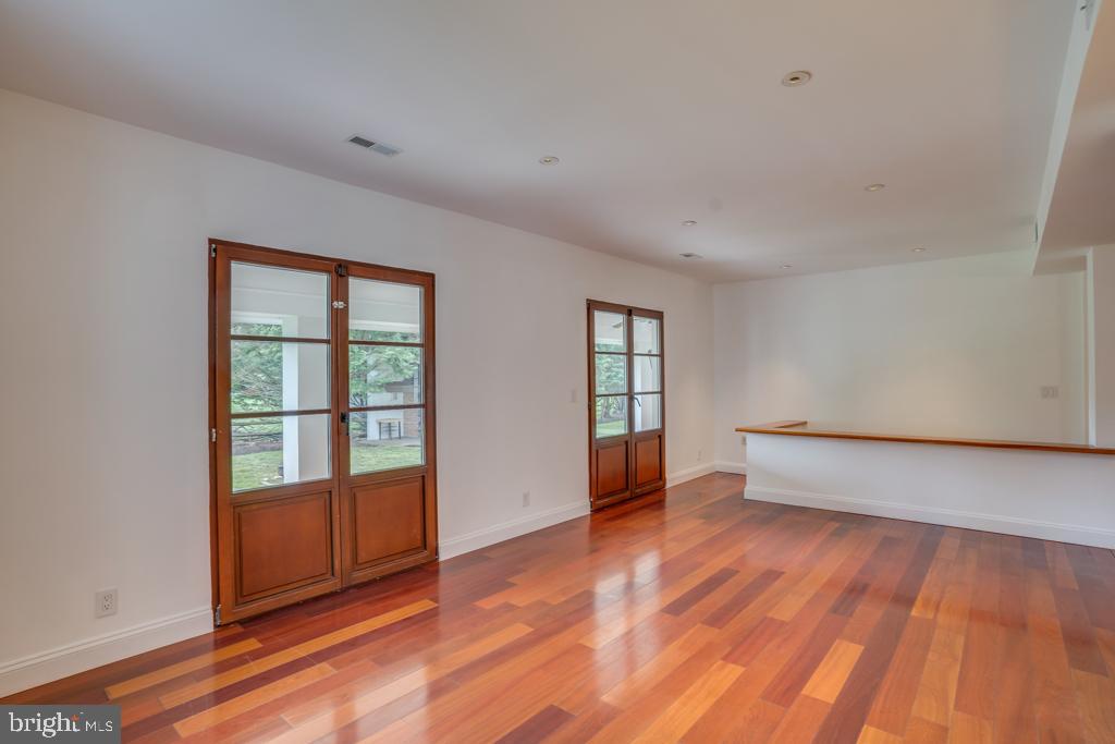 13501 Query Mill Road North Potomac, MD 20878 - Photo 21 of 42