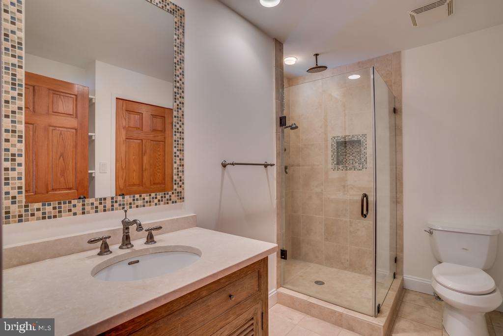 13501 Query Mill Road North Potomac, MD 20878 - Photo 33 of 42