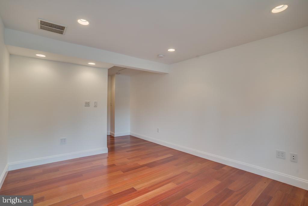 13501 Query Mill Road North Potomac, MD 20878 - Photo 36 of 42