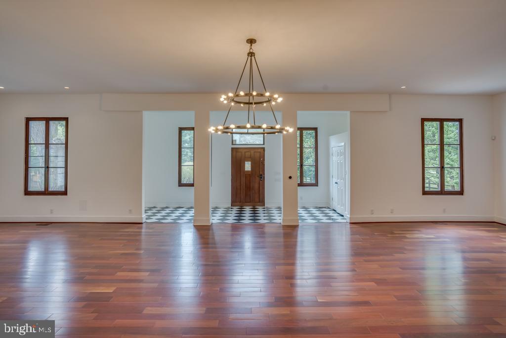 13501 Query Mill Road North Potomac, MD 20878 - Photo 5 of 42