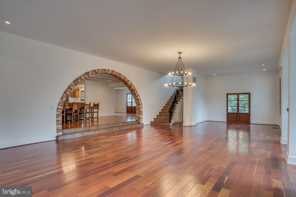 13501 Query Mill Road North Potomac, MD 20878 - Photo 7 of 42