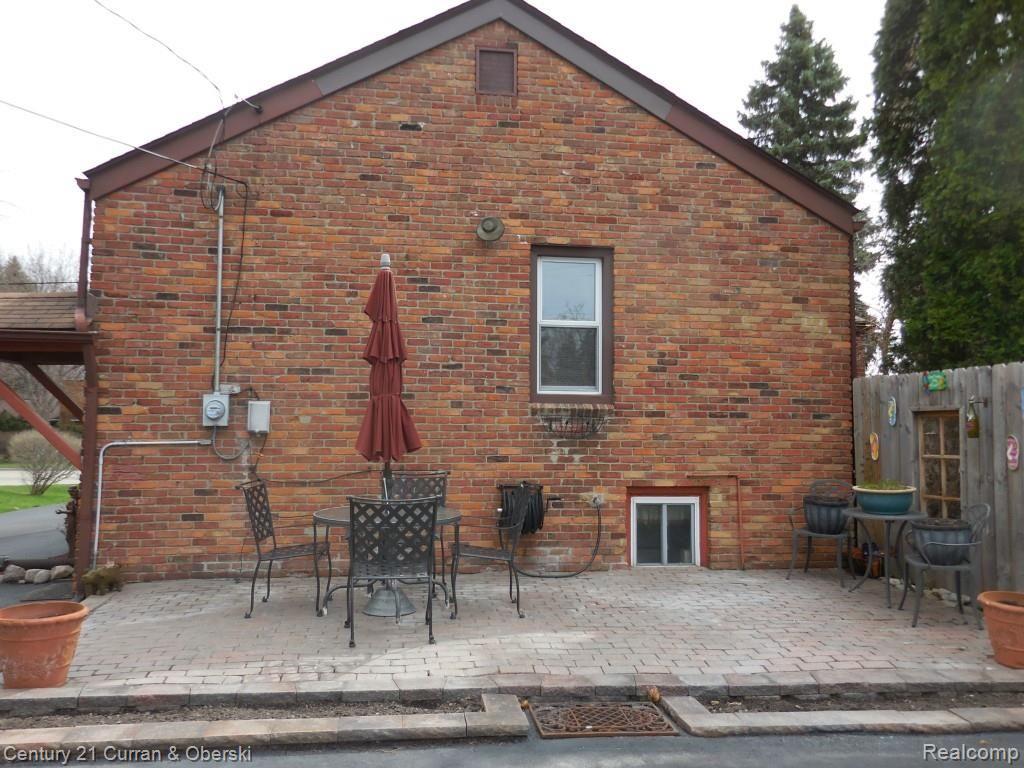 18845 Merriman Road Livonia, MI 48152 - Photo 28 of 43 LARGE BACK PATIO