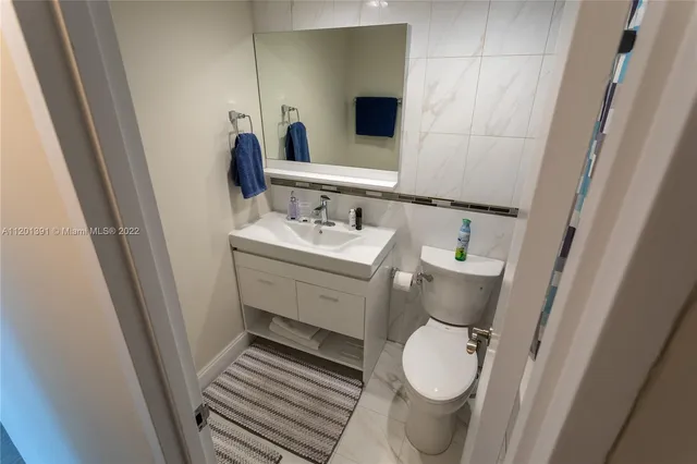 $5,000 | 3901 South Ocean Drive, Unit 10M, Hollywood, FL 33019