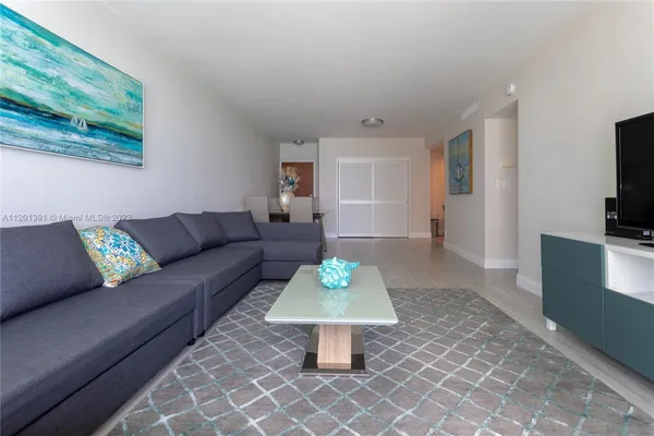 $5,000 | 3901 South Ocean Drive, Unit 10M, Hollywood, FL 33019