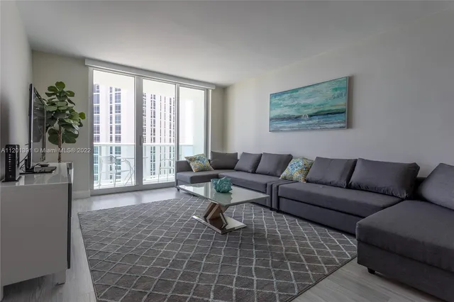 $5,000 | 3901 South Ocean Drive, Unit 10M, Hollywood, FL 33019