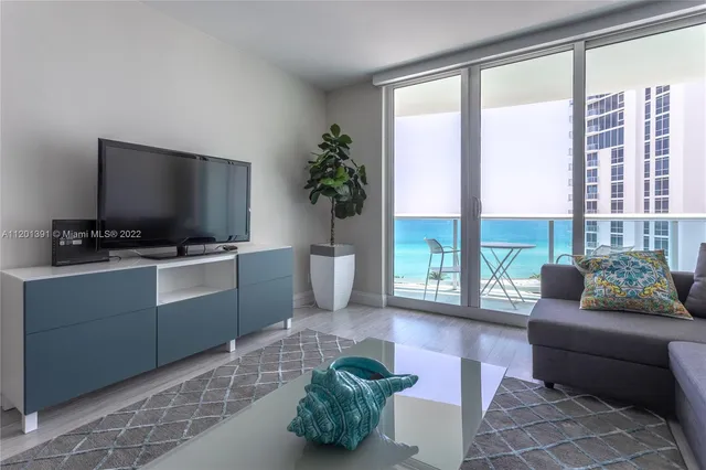 $5,000 | 3901 South Ocean Drive, Unit 10M, Hollywood, FL 33019