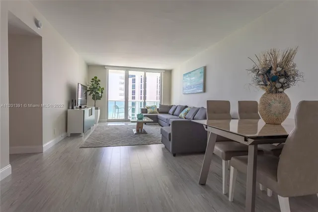 $5,000 | 3901 South Ocean Drive, Unit 10M, Hollywood, FL 33019