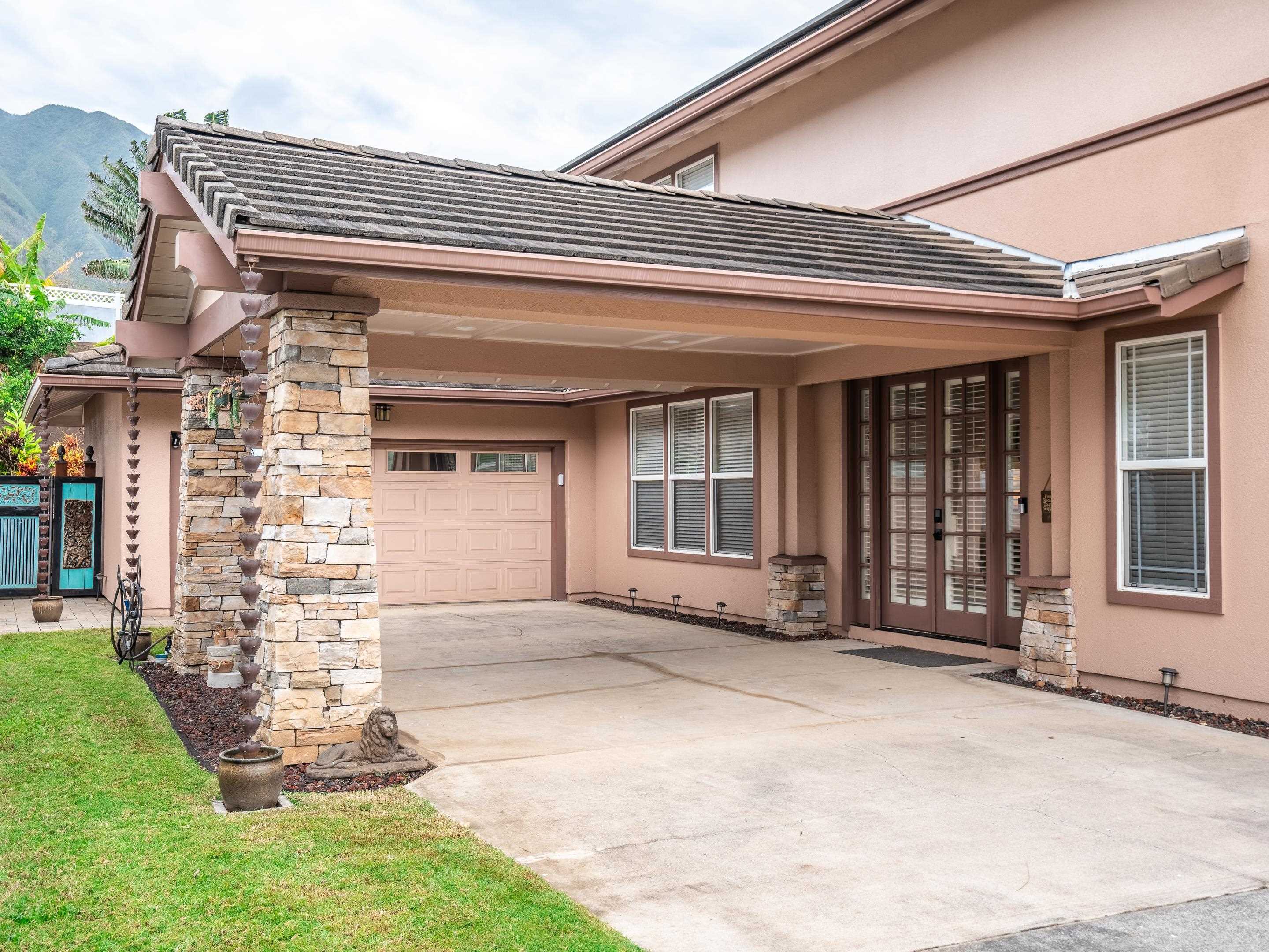 42 Maunaleo Place Wailuku, HI 96793 - Photo 2 of 36 a front view of a house