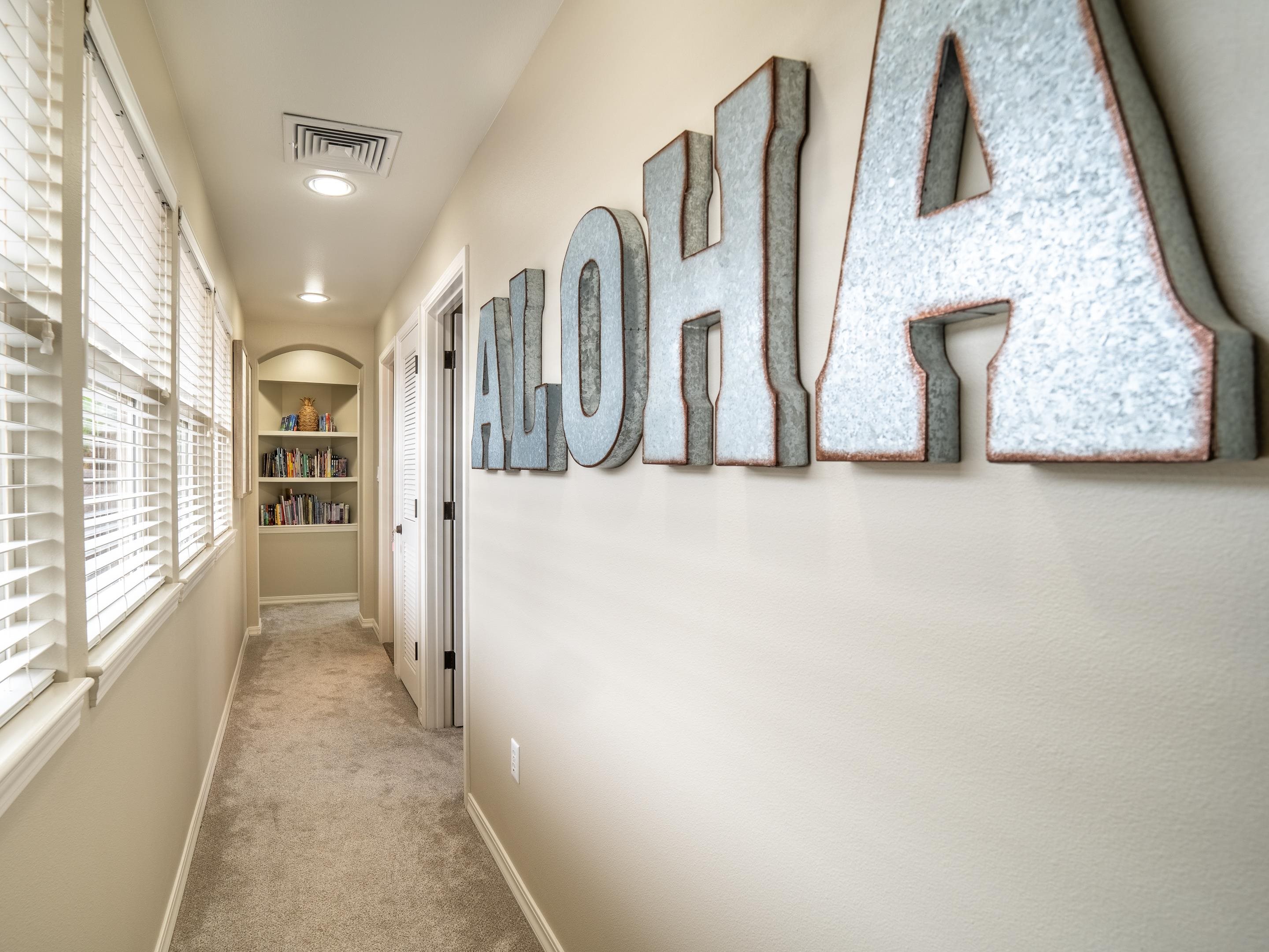 42 Maunaleo Place Wailuku, HI 96793 - Photo 24 of 36 a view of an entryway with chandelier