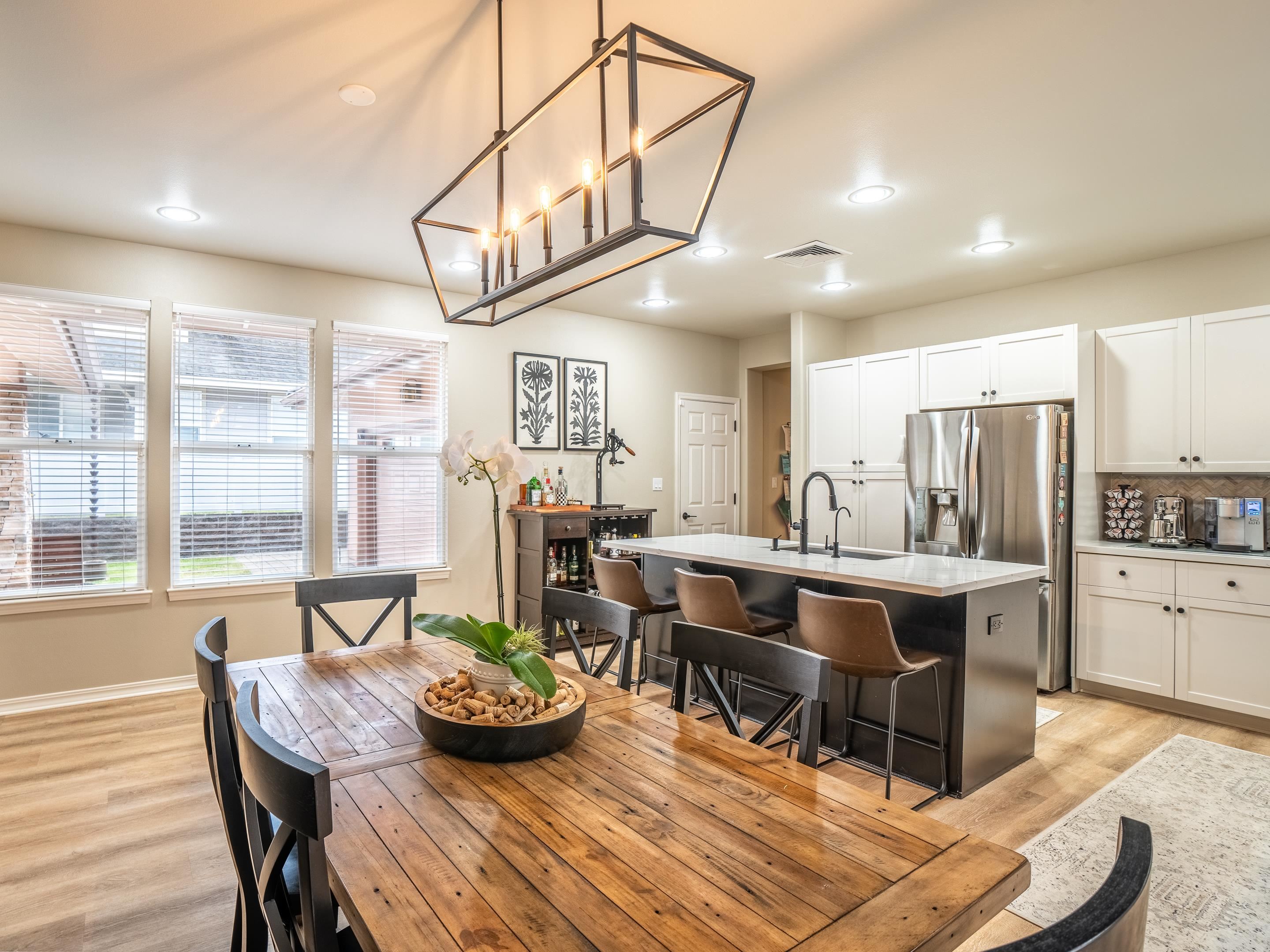 42 Maunaleo Place Wailuku, HI 96793 - Photo 9 of 36 a view of a dining room with furniture window and wooden floor