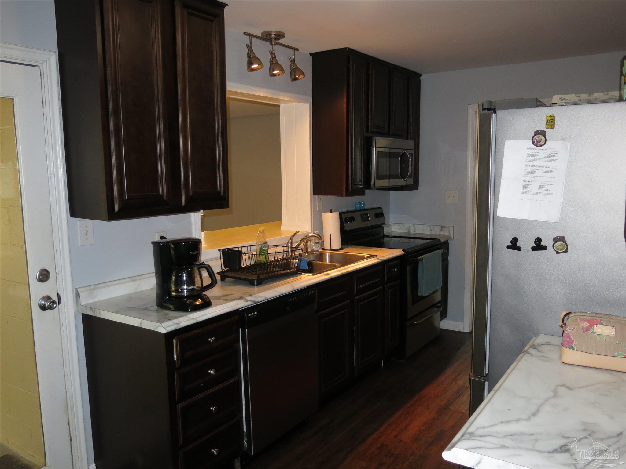 3355 Adrian Road Pensacola, FL 32504 - Photo 8 of 32