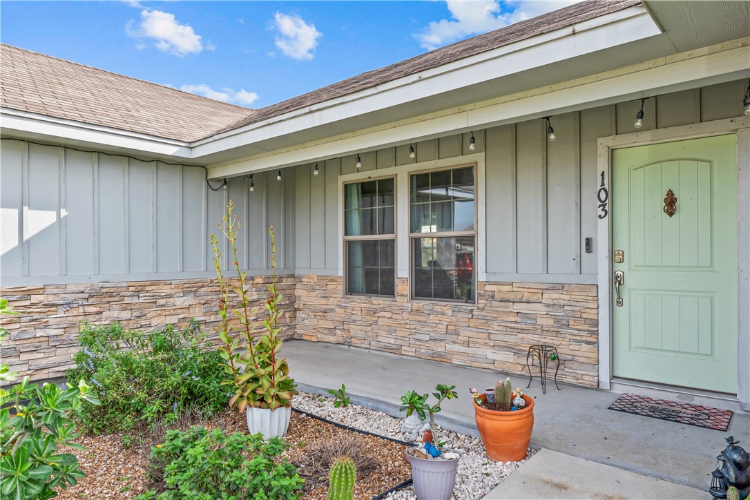103 Atkinson Drive Orange Grove, TX 78372 - Photo 4 of 30 a front view of a house