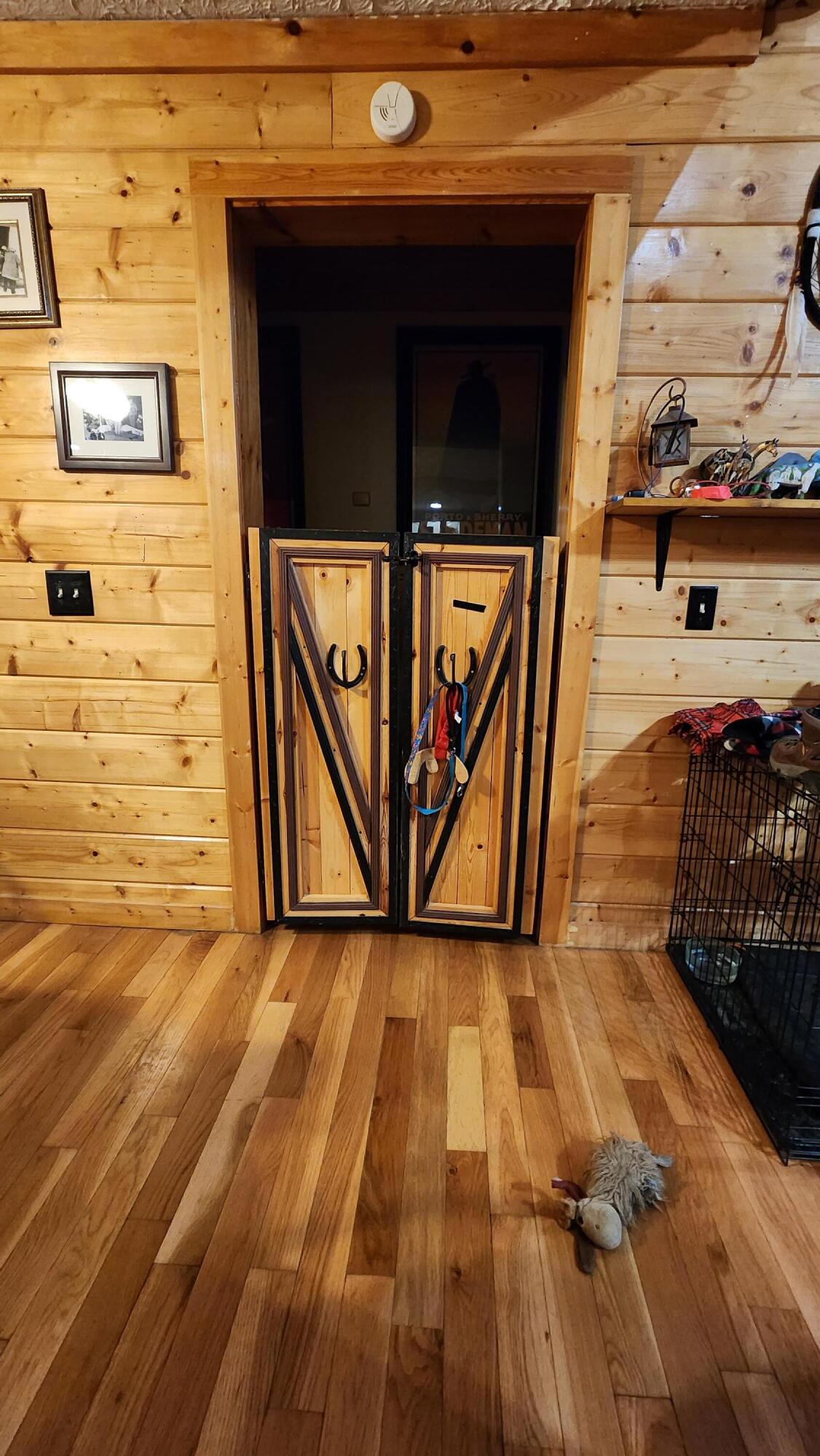 141 Forrest View Lane Mohawk, TN 37810 - Photo 15 of 58 Swinging saloon doors