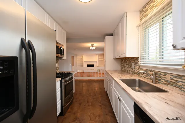 $2,800 | 744 Concord Drive, Crystal Lake, IL 60014