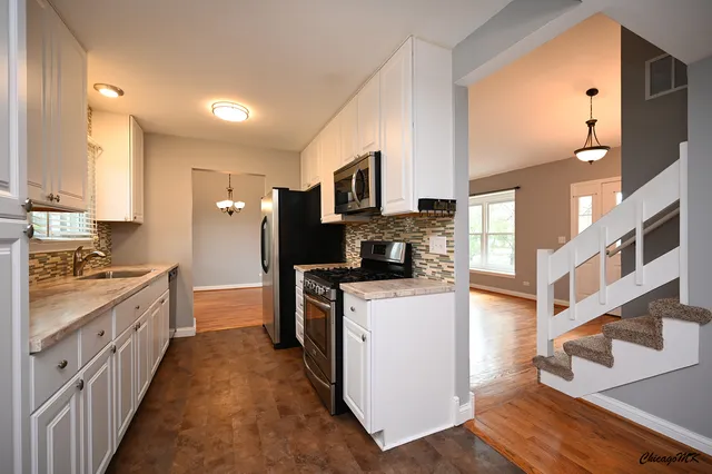 $2,800 | 744 Concord Drive, Crystal Lake, IL 60014