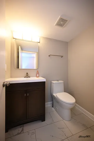 $2,800 | 744 Concord Drive, Crystal Lake, IL 60014