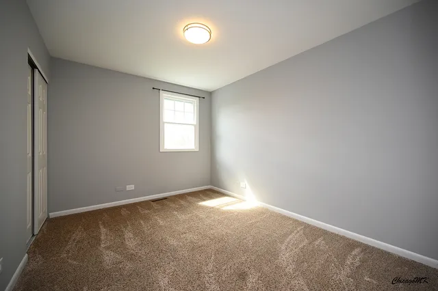 $2,800 | 744 Concord Drive, Crystal Lake, IL 60014