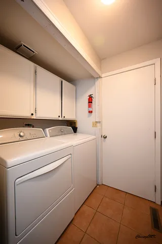 $2,800 | 744 Concord Drive, Crystal Lake, IL 60014