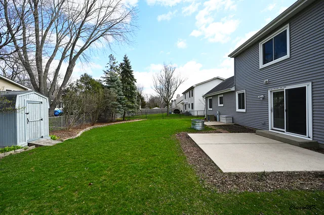 $2,800 | 744 Concord Drive, Crystal Lake, IL 60014