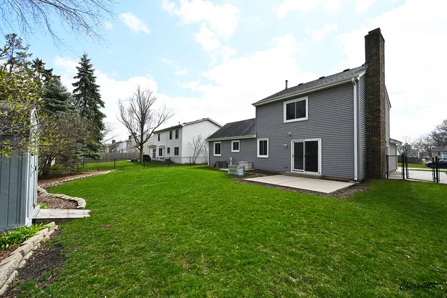 $2,800 | 744 Concord Drive, Crystal Lake, IL 60014