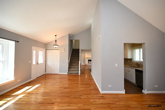 $2,800 | 744 Concord Drive, Crystal Lake, IL 60014