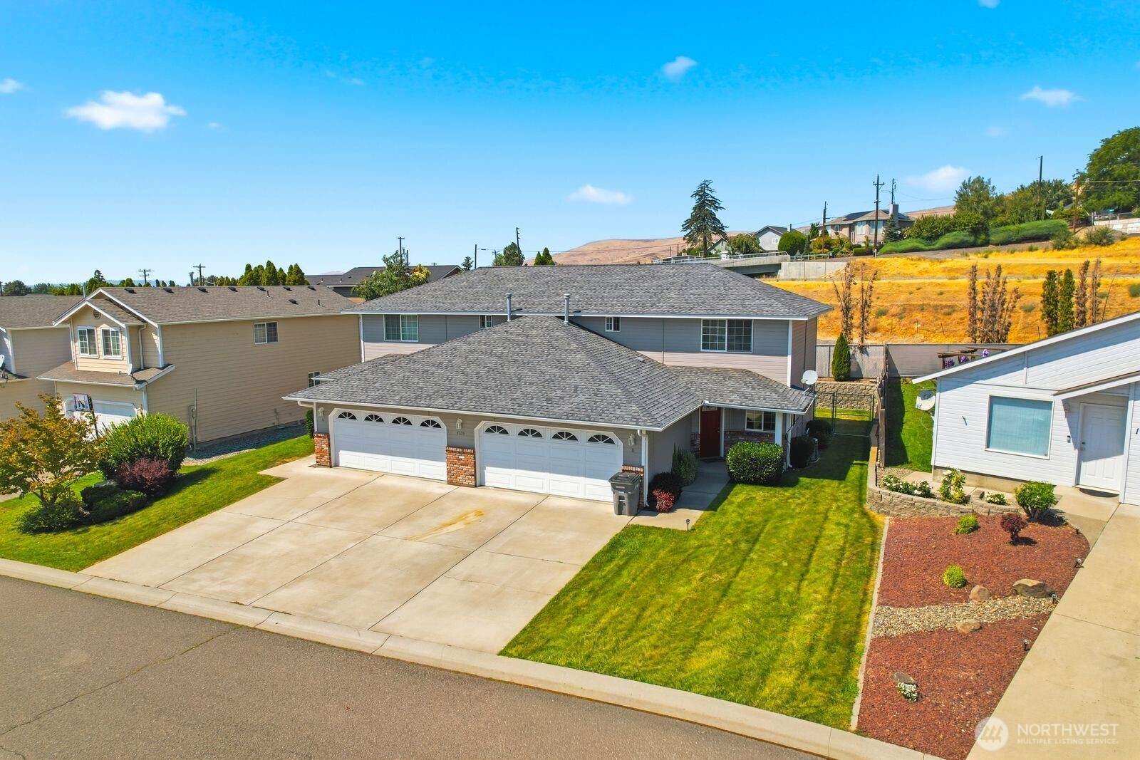 4209 Nola Loop Road Yakima, WA 98901 - Photo 3 of 33 Gallery Image 3