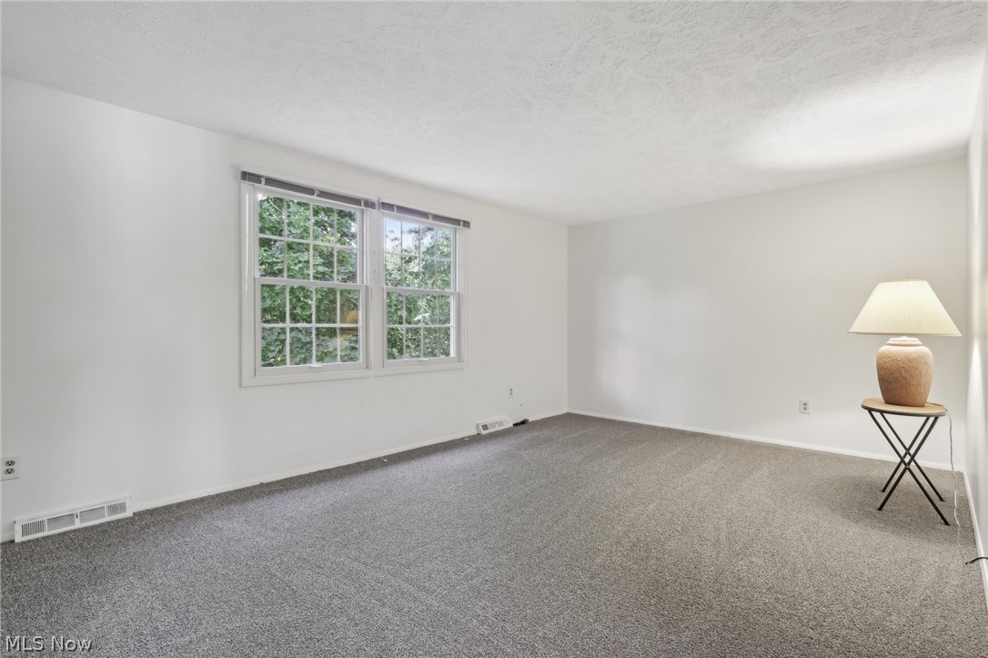 10253 Hoose Road Mentor, OH 44060 - Photo 18 of 30 Fresh paint and new carpet flooring:Bedroom