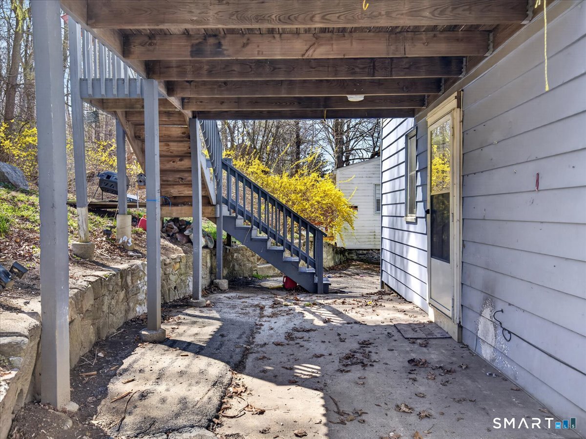 91 Jewett Street Ansonia, CT 06401 - Photo 15 of 30 Backyard Patio