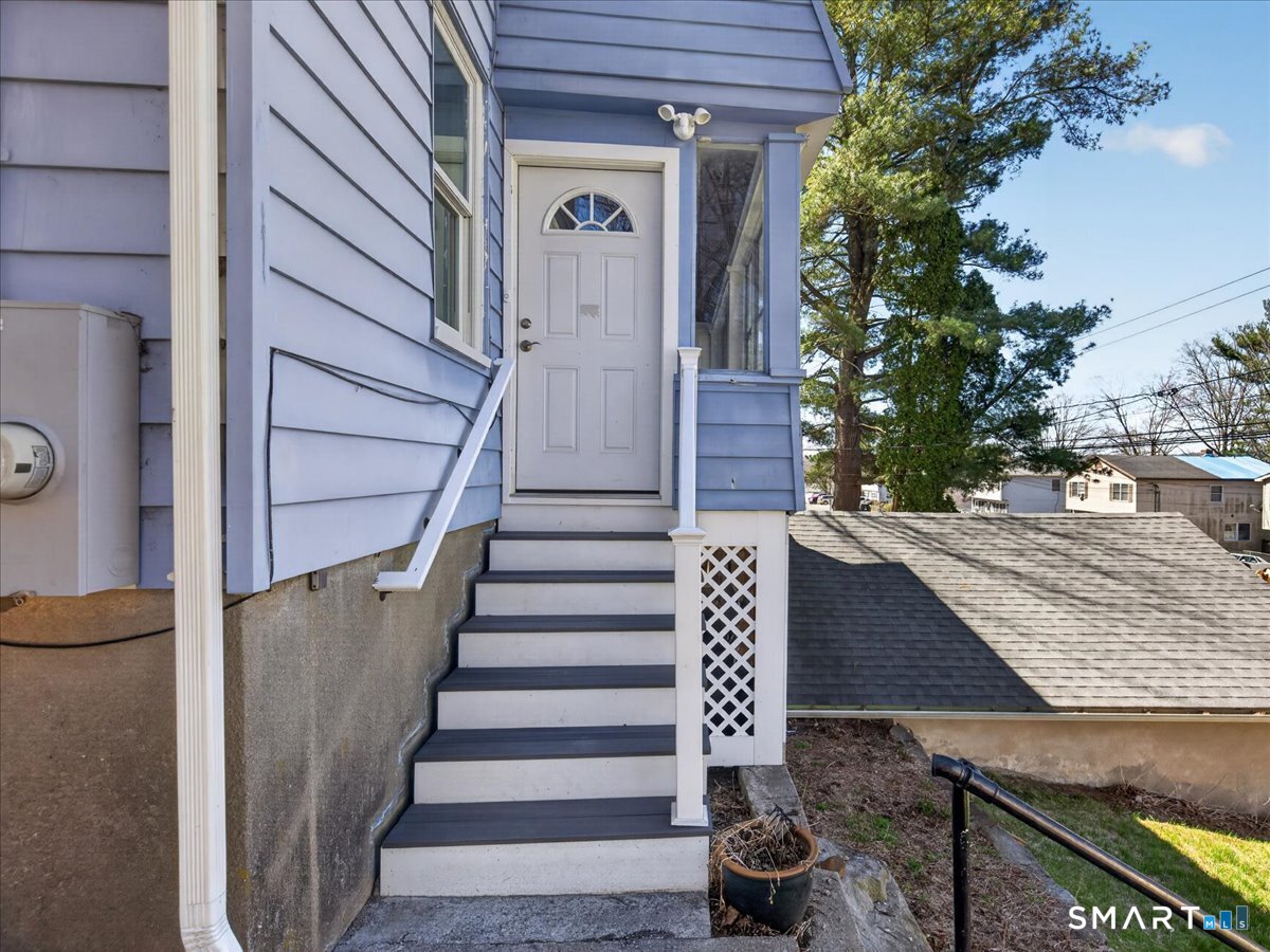 91 Jewett Street Ansonia, CT 06401 - Photo 2 of 30 Front Door - Left Side of property