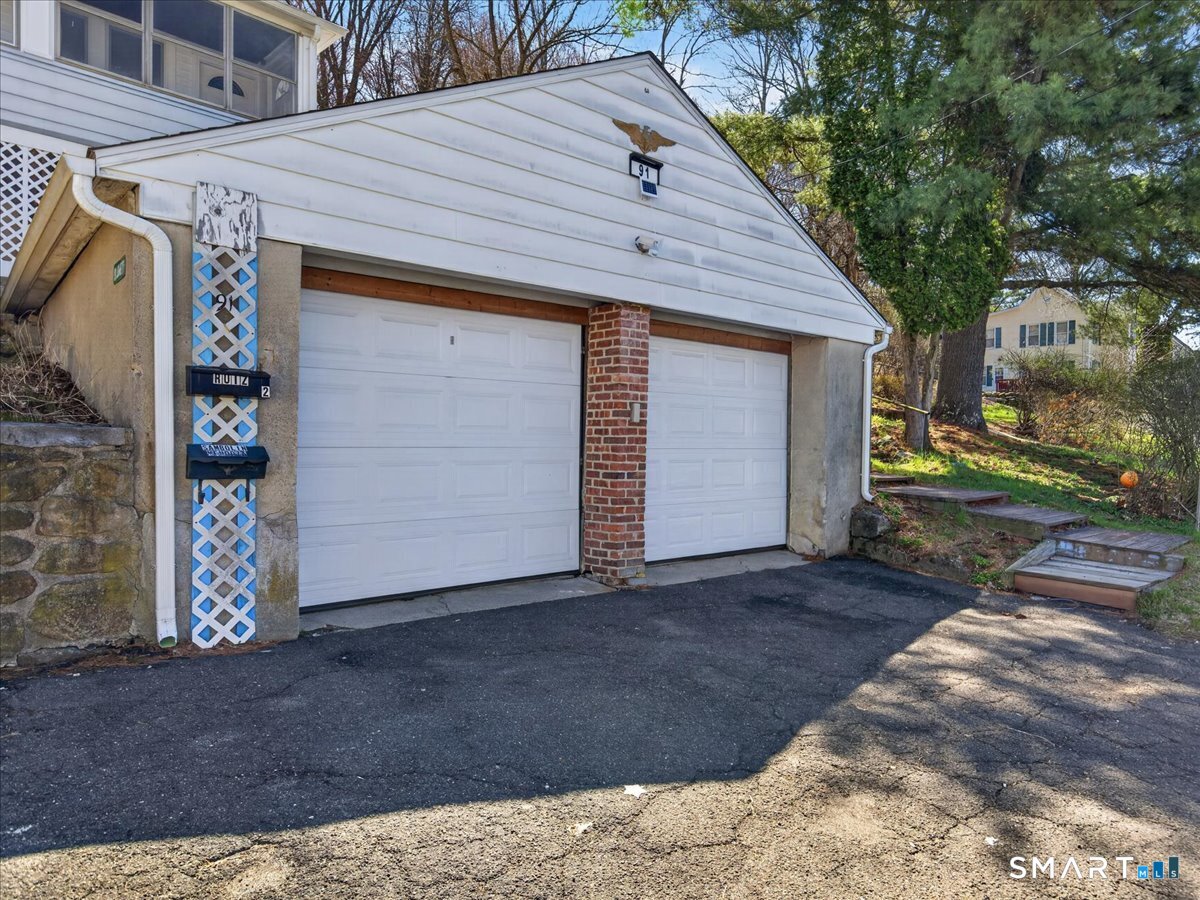 91 Jewett Street Ansonia, CT 06401 - Photo 22 of 30 Garage Faces Street