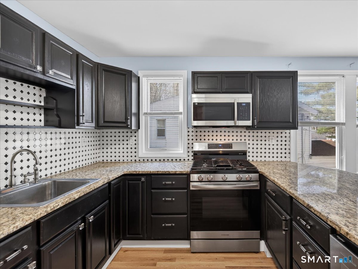 91 Jewett Street Ansonia, CT 06401 - Photo 5 of 30 Kitchen