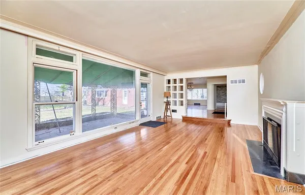 $440,000 | 84-86 Bellerive Acres, St. Louis, MO 63121