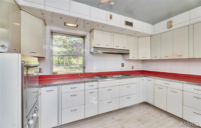 $399,000 | 84 Bellerive Acres, St. Louis, MO 63121